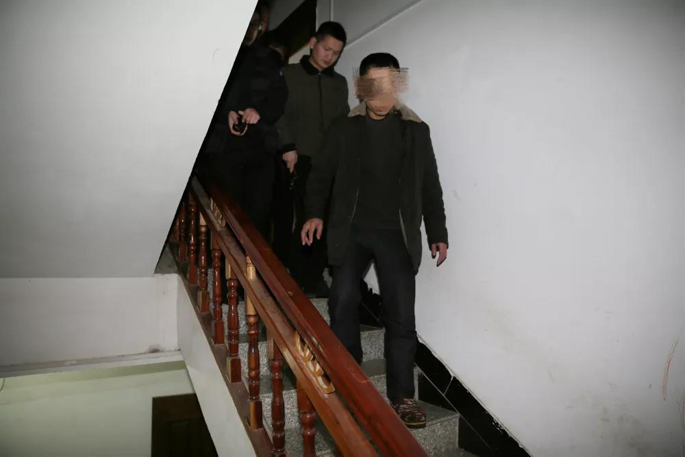 被执行人被执行干警找到并拘传.jpg
